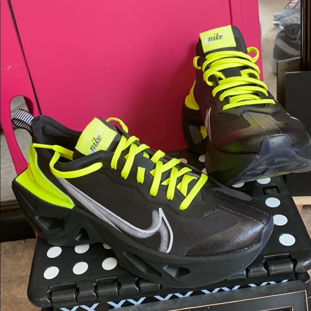 NIKE ZOOM X VISTA